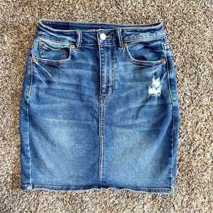 American Eagle Stretch Denim Mini Skirt Medium Wash Distressed Size 2